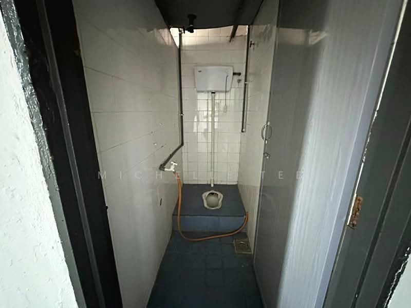 Kedai / Pejabat untuk Disewa di Taman Bayu Perdana (Klang) - Michelle Tee - Bathroom - PropertyGuru.com.my