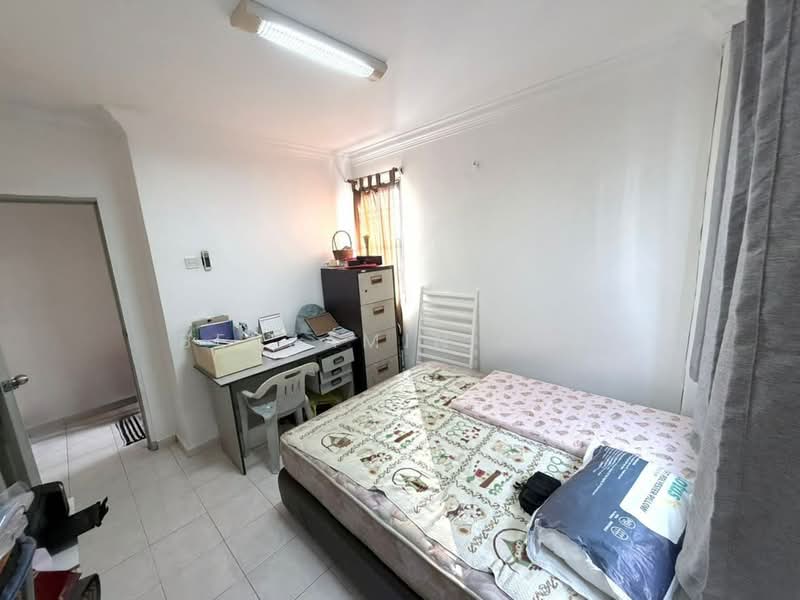 Pangsapuri untuk Dijual di Desa Skudai Apartment - Benjamin Ong - Bedroom - PropertyGuru.com.my