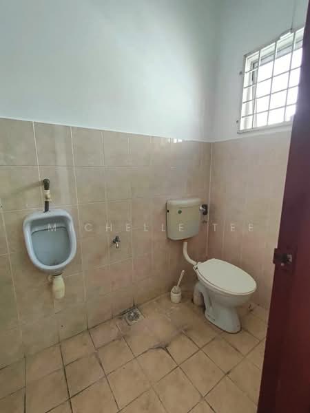 Shop / Office for Rent in Bandar Bukit Tinggi (Klang) - Michelle Tee - Bathroom - PropertyGuru.com.my