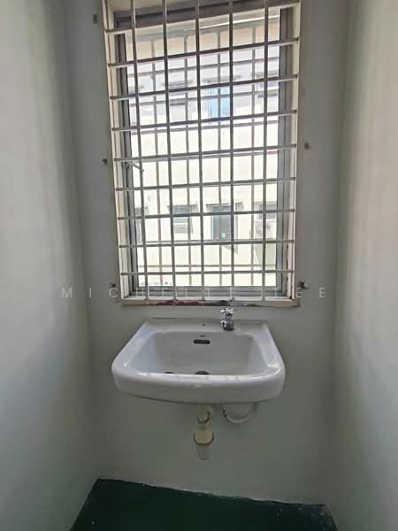 Shop / Office for Rent in Bandar Bukit Tinggi (Klang) - Michelle Tee - Bathroom - PropertyGuru.com.my