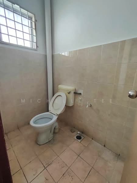 Shop / Office for Rent in Bandar Bukit Tinggi (Klang) - Michelle Tee - Bathroom - PropertyGuru.com.my
