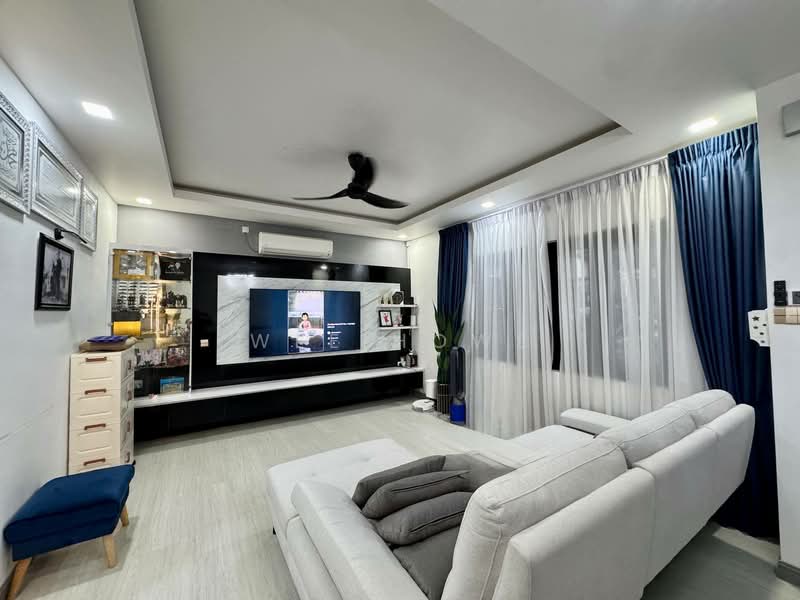 Rumah Teres 2 Tingkat untuk Dijual di Taman Seri Austin (Tebrau) - Wee Howe - Living Room - PropertyGuru.com.my