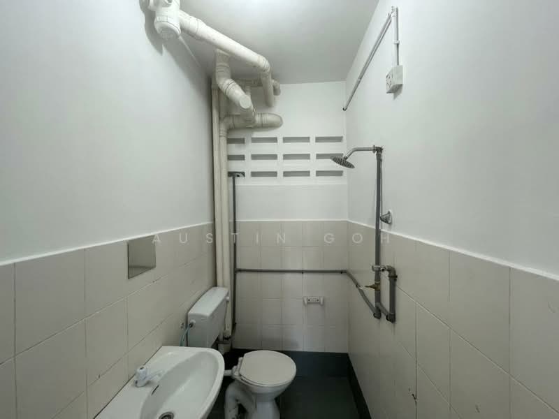 Pangsapuri untuk Dijual di Pangsapuri Angsana - Austin Goh - Bathroom - PropertyGuru.com.my