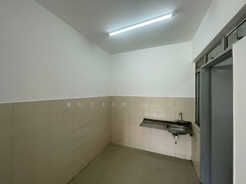 Pangsapuri untuk Dijual di Pangsapuri Angsana - Austin Goh - Kitchen - PropertyGuru.com.my