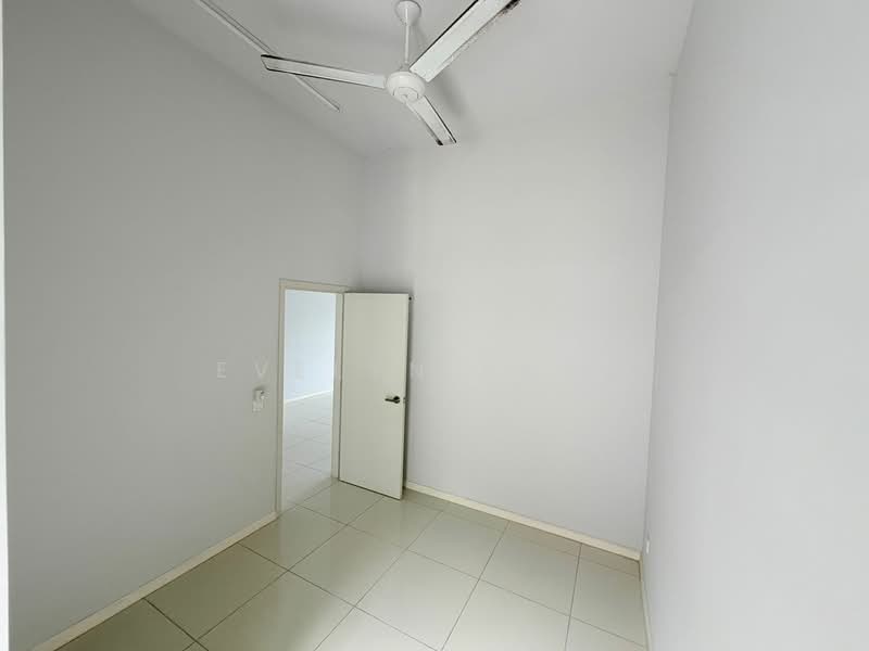 Rumah Teres 2 Tingkat untuk Dijual di Tamansari (Rawang) - Evelyn Khoo - Room - PropertyGuru.com.my