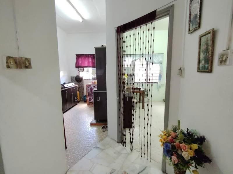 1-storey Terraced House for Sale in Taman Desa Cemerlang (Ulu Tiram) - Shu Ying - Kitchen - PropertyGuru.com.my