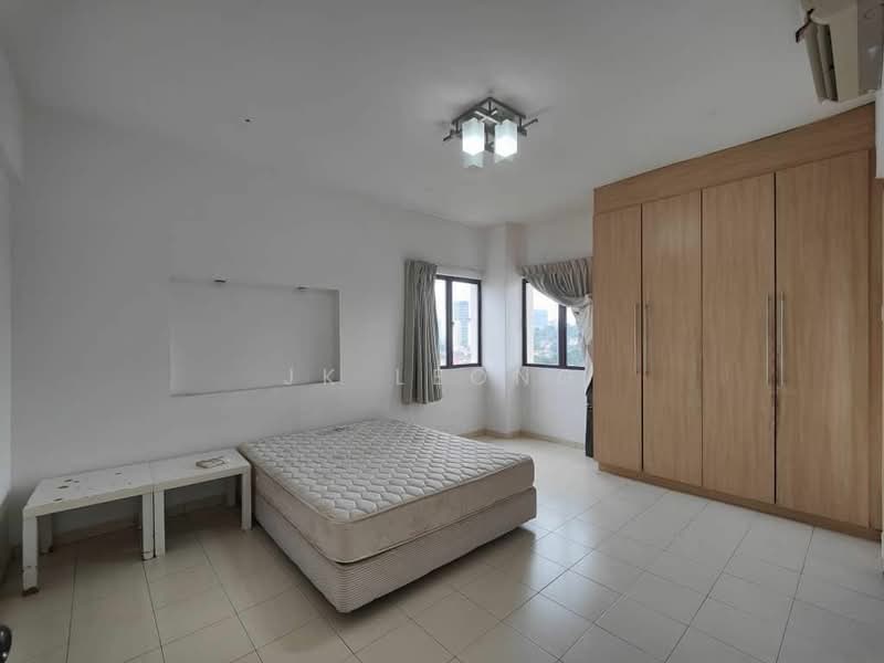 Kondominium untuk Dijual di Bukit Desa Condominium - JK Leong - Bedroom - PropertyGuru.com.my