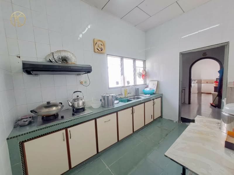 2.5-storey Terraced House for Rent in Taman Gembira (Klang) - Kelly Teo - Kitchen - PropertyGuru.com.my