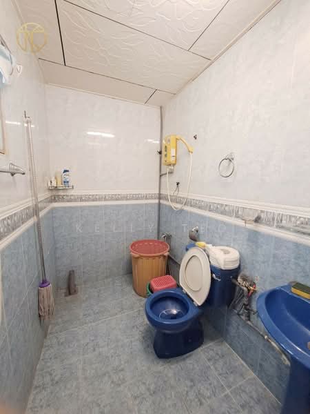2.5-storey Terraced House for Rent in Taman Gembira (Klang) - Kelly Teo - Bathroom - PropertyGuru.com.my