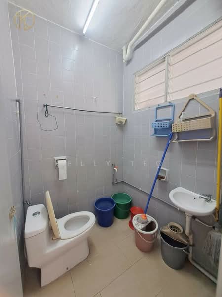 2.5-storey Terraced House for Rent in Taman Gembira (Klang) - Kelly Teo - Bathroom - PropertyGuru.com.my
