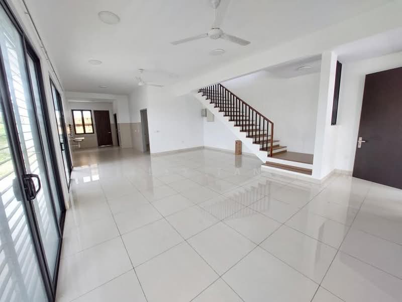Rumah Teres 2 Tingkat untuk Dijual di Dengkil (Selangor) - Alex Tan - Living Room - PropertyGuru.com.my