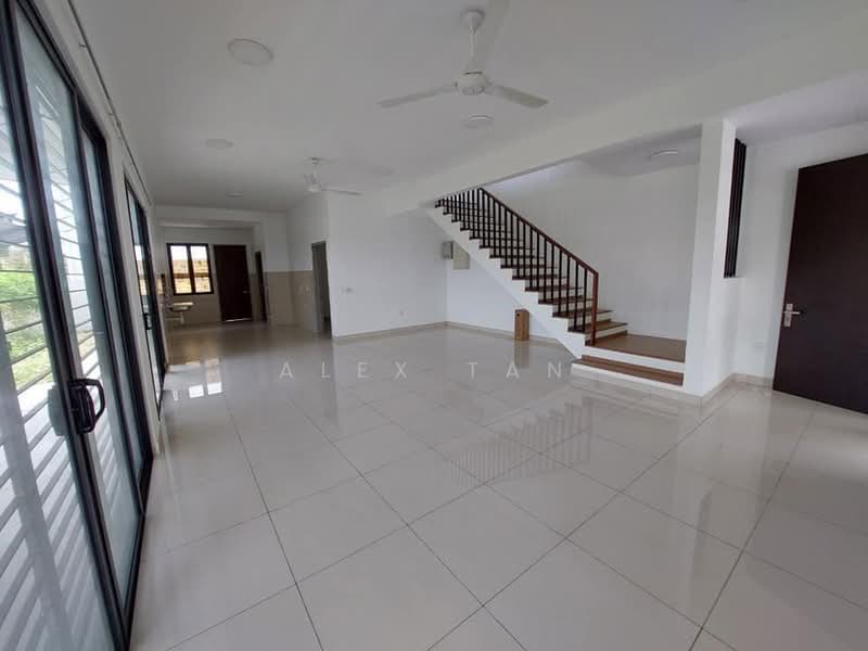 Rumah Teres 2 Tingkat untuk Dijual di Dengkil (Selangor) - Alex Tan - Living Room - PropertyGuru.com.my