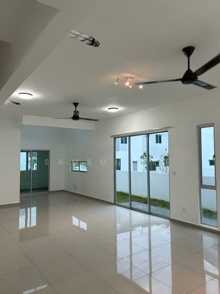 2-storey Terraced House for Sale in Bandar Gamuda Gardens (Rawang) - Samson Lee - Living Room - PropertyGuru.com.my