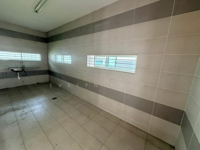 Bungalow for Sale in Bandar Country Homes (Rawang) - Evelyn Khoo - Kitchen - PropertyGuru.com.my