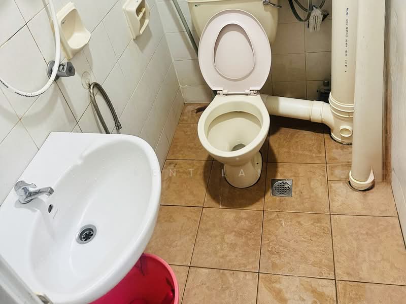 Condominium for Sale at Taman Desa Relau 2 - Kent Lai - Bathroom - PropertyGuru.com.my
