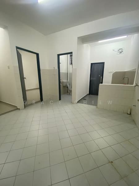 2-storey Terraced House for Rent in Bandar Baru Permas Jaya (Permas Jaya) - Grace Chiew - Bathroom - PropertyGuru.com.my
