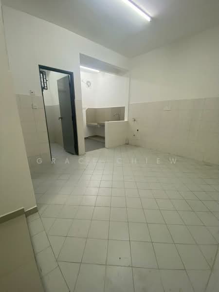 2-storey Terraced House for Rent in Bandar Baru Permas Jaya (Permas Jaya) - Grace Chiew - Kitchen - PropertyGuru.com.my
