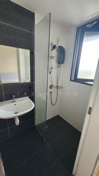 Service Residence for Sale at V@SUMMERPLACE - Jason Fam - Bathroom - PropertyGuru.com.my