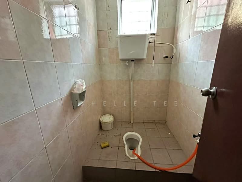 Shop / Office for Rent in Bandar Bukit Tinggi 2 (Klang) - Michelle Tee - Bathroom - PropertyGuru.com.my