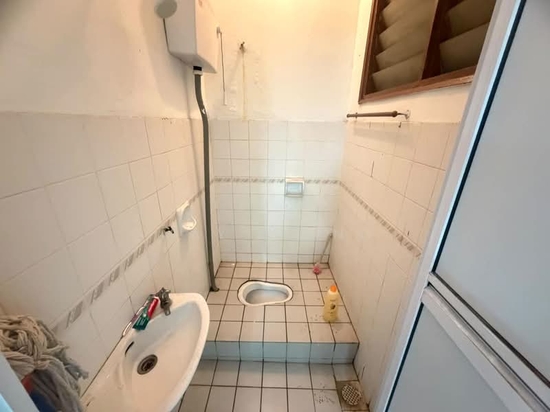 Rumah Teres 2 Tingkat untuk Dijual di Rawang Perdana 1 (Rawang) - May Liong - Bathroom - PropertyGuru.com.my