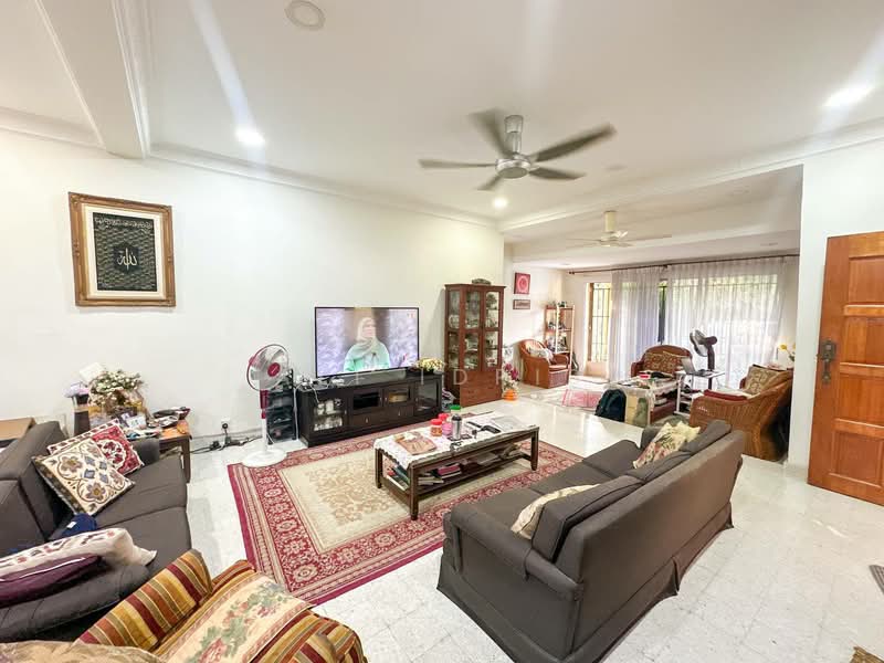 2-storey Terraced House for Sale in Seksyen 4 (Shah Alam) - Ali Idris - Living Room - PropertyGuru.com.my