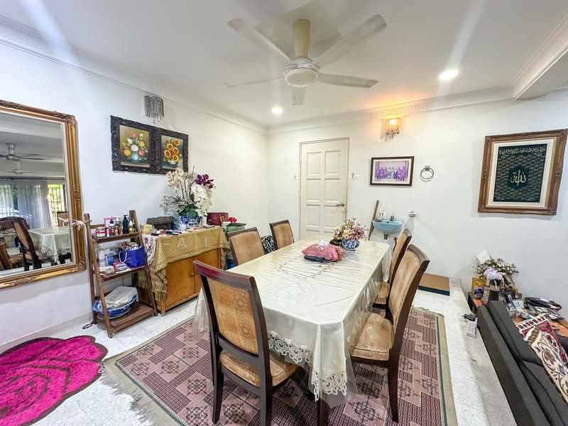 2-storey Terraced House for Sale in Seksyen 4 (Shah Alam) - Ali Idris - Dining Room - PropertyGuru.com.my