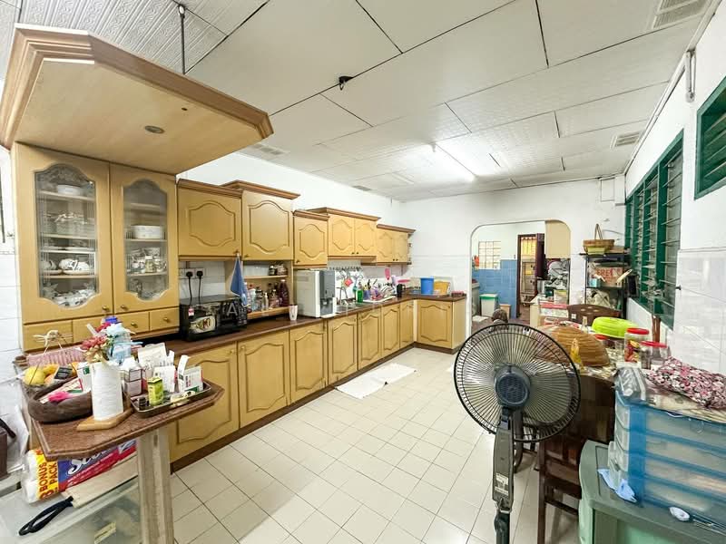 2-storey Terraced House for Sale in Seksyen 4 (Shah Alam) - Ali Idris - Kitchen - PropertyGuru.com.my