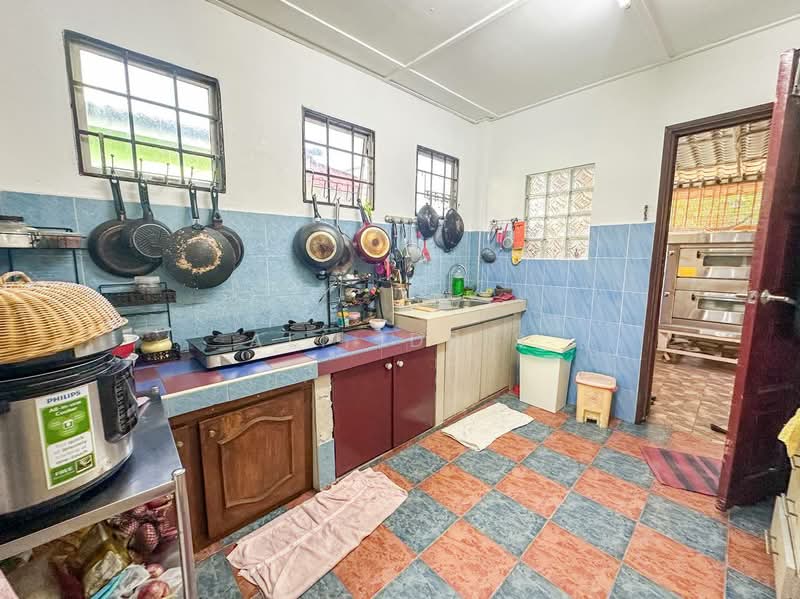 2-storey Terraced House for Sale in Seksyen 4 (Shah Alam) - Ali Idris - Kitchen - PropertyGuru.com.my