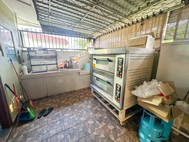 2-storey Terraced House for Sale in Seksyen 4 (Shah Alam) - Ali Idris - Kitchen - PropertyGuru.com.my