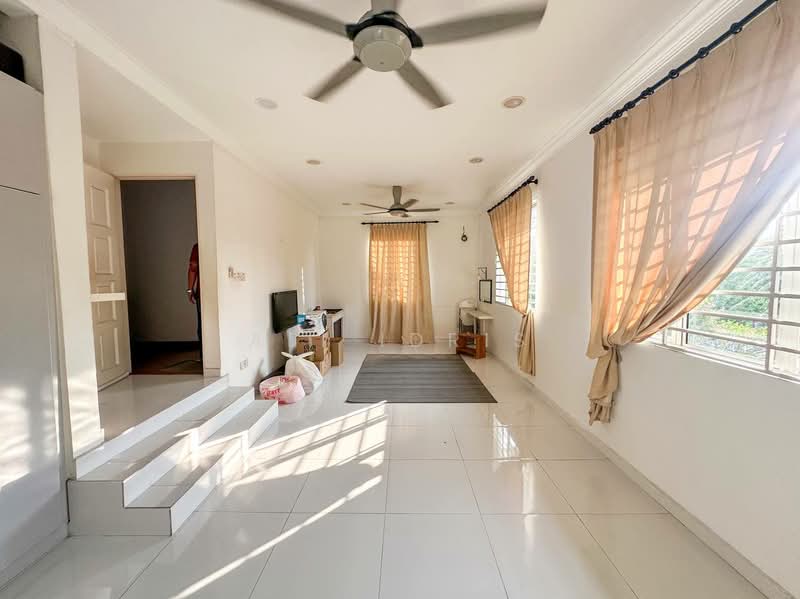 2-storey Terraced House for Sale in Seksyen 4 (Shah Alam) - Ali Idris - Living Room - PropertyGuru.com.my