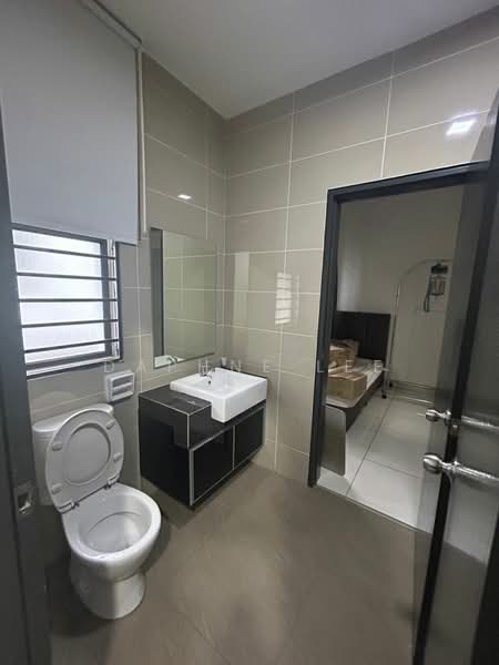 Cluster House for Rent in Taman Mount Austin (Tebrau) - Daphne Lee - Bathroom - PropertyGuru.com.my