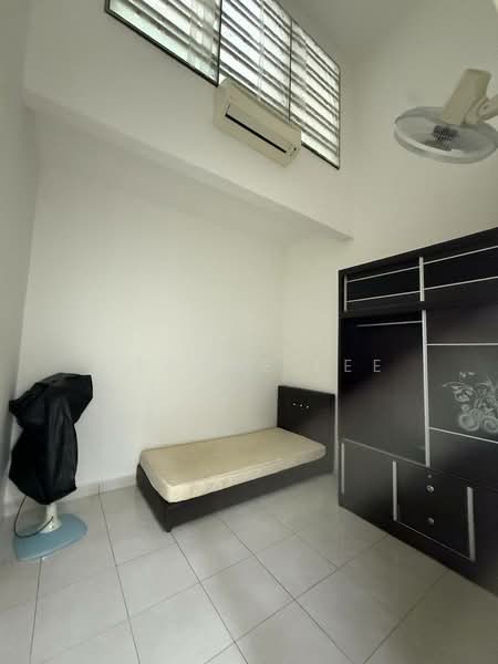Rumah Teres 1 Tingkat untuk Disewa di Taman Mount Austin (Tebrau) - Daphne Lee - Bedroom - PropertyGuru.com.my