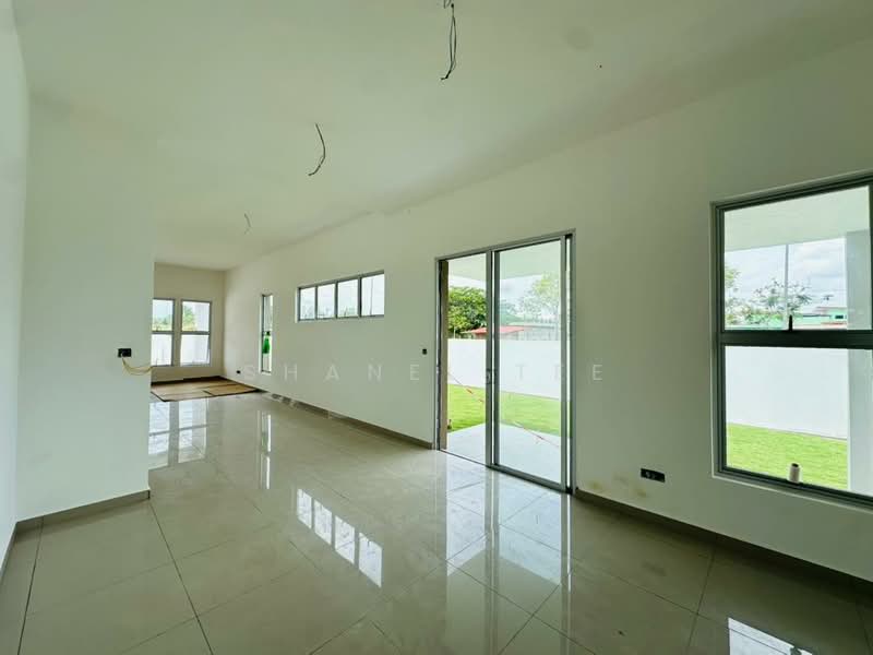 1-storey Terraced House for Sale in Bandar Seri Impian (Kluang) - Shanel Tee - Living Room - PropertyGuru.com.my