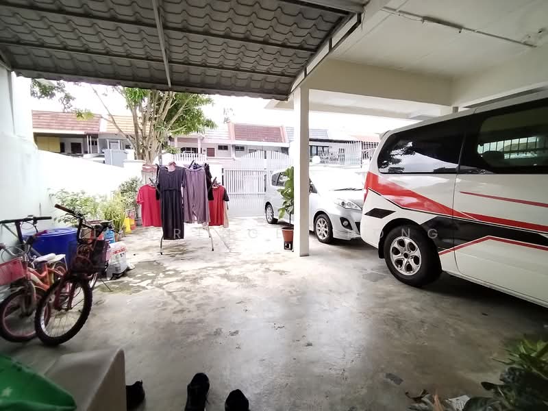 Rumah Teres 2 Tingkat untuk Dijual di Taman Bukit Kempas (Tampoi) - Lawrence Chong - Exterior - PropertyGuru.com.my