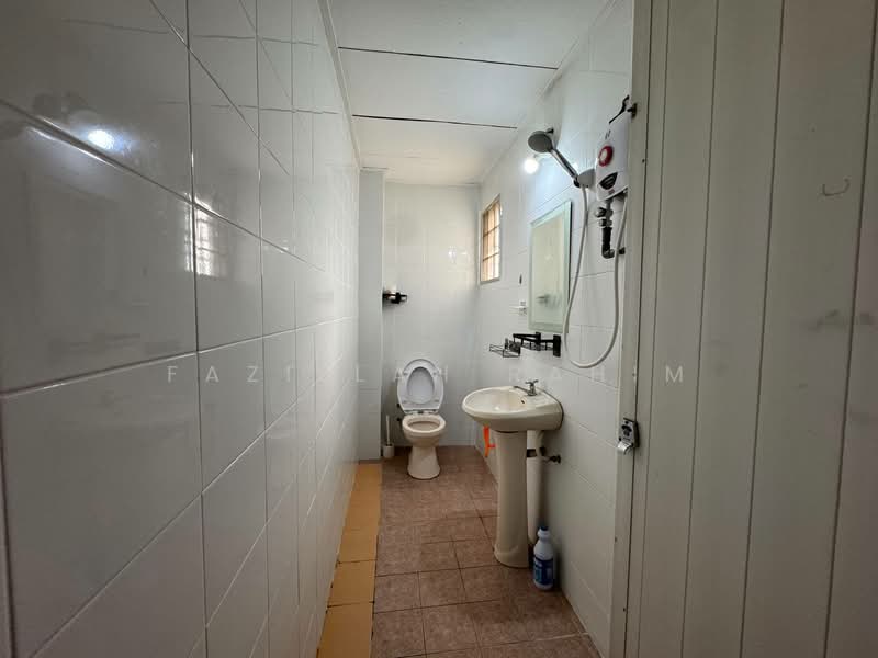 Rumah Teres 2 Tingkat untuk Disewa di Taman Zooview (Ulu Kelang) - Fazillah Rahim - Bathroom - PropertyGuru.com.my