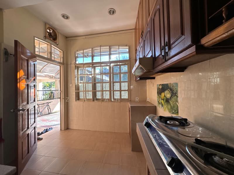 Rumah Teres 2 Tingkat untuk Disewa di Taman Zooview (Ulu Kelang) - Fazillah Rahim - Kitchen - PropertyGuru.com.my