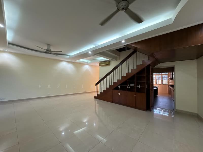Rumah Teres 2 Tingkat untuk Disewa di Taman Zooview (Ulu Kelang) - Fazillah Rahim - Living Room - PropertyGuru.com.my