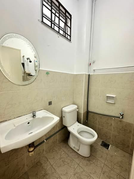 Rumah Teres 2 Tingkat untuk Dijual di Taman Setia Indah (Tebrau) - Daphne Lee - Bathroom - PropertyGuru.com.my