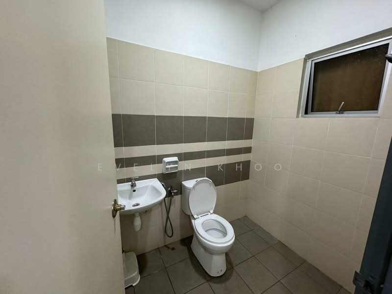 2-storey Terraced House for Sale in Bandar Tasik Puteri (Rawang) - Evelyn Khoo - Bathroom - PropertyGuru.com.my