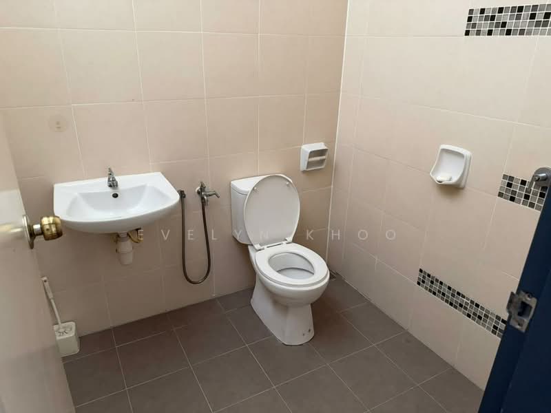 2-storey Terraced House for Sale in Bandar Tasik Puteri (Rawang) - Evelyn Khoo - Bathroom - PropertyGuru.com.my
