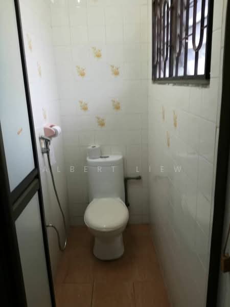 Rumah Teres 1 Tingkat untuk Dijual di Skudai (Johor) - Albert Liew - Bathroom - PropertyGuru.com.my