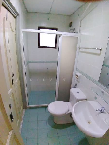 Condominium for Sale at Golf Vista Resort Homes - Steven . - Bathroom - PropertyGuru.com.my