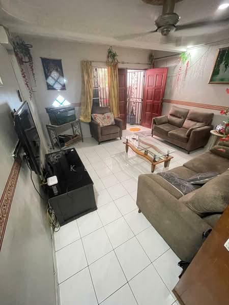 Rumah Teres 2 Tingkat untuk Dijual di Taman Sri Gombak (Gombak) - Ken Lai - Living Room - PropertyGuru.com.my
