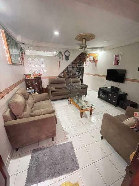 Rumah Teres 2 Tingkat untuk Dijual di Taman Sri Gombak (Gombak) - Ken Lai - Living Room - PropertyGuru.com.my
