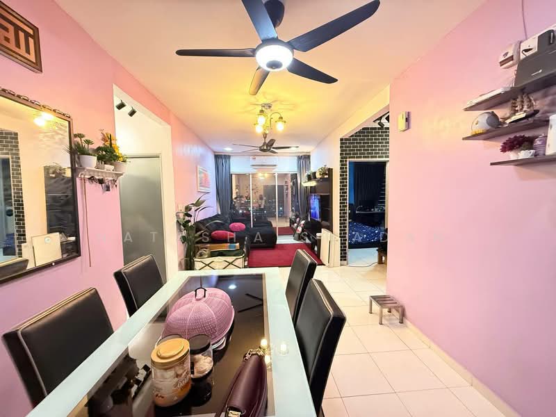 Pangsapuri untuk Dijual di Residensi Laguna Biru 2 - Natasha Shadan - Living Room - PropertyGuru.com.my