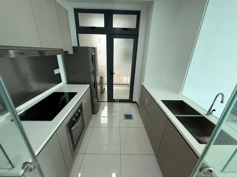 Service Residence for Rent at Crescent Bay Suites (Teluk Bayu) - Daren Tee - Kitchen - PropertyGuru.com.my