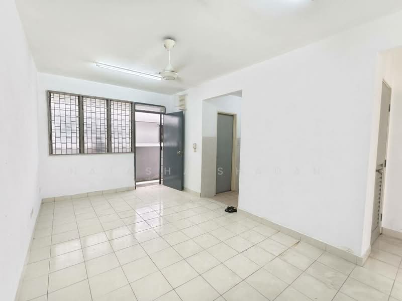 Rumah Flat untuk Dijual di Seroja - Natasha Shadan - Living Room - PropertyGuru.com.my