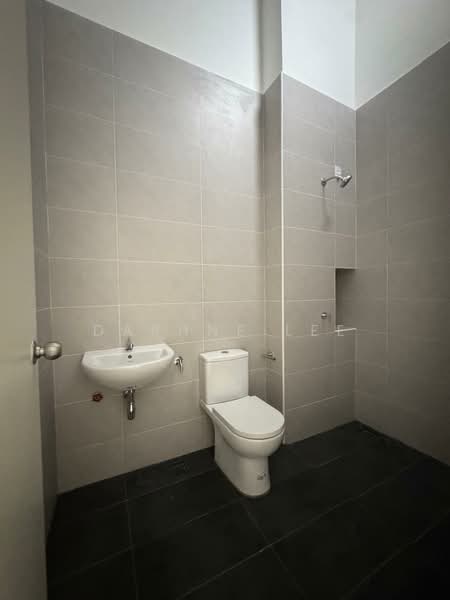 Rumah Teres 2 Tingkat untuk Dijual di Taman Ekoflora (Johor Bahru) - Daphne Lee - Bathroom - PropertyGuru.com.my