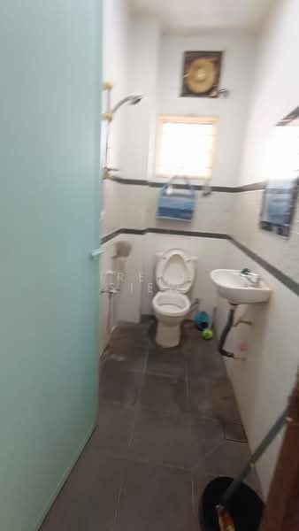 Rumah Teres 2 Tingkat untuk Dijual di Taman Bidara (Seremban) - Irene Siew - Bathroom - PropertyGuru.com.my