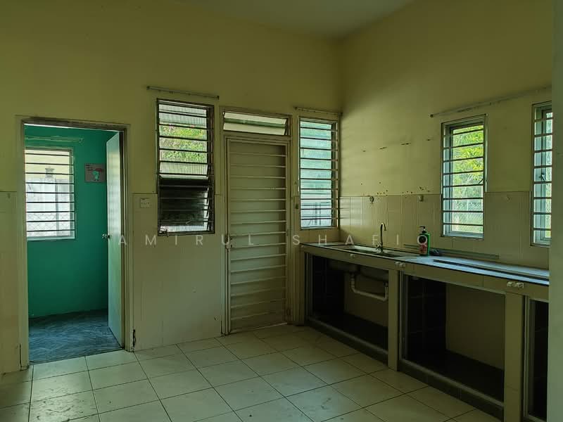 Rumah Teres 2 Tingkat untuk Dijual di Alam Sari (Bangi) - Amirul Shafiq - Kitchen - PropertyGuru.com.my